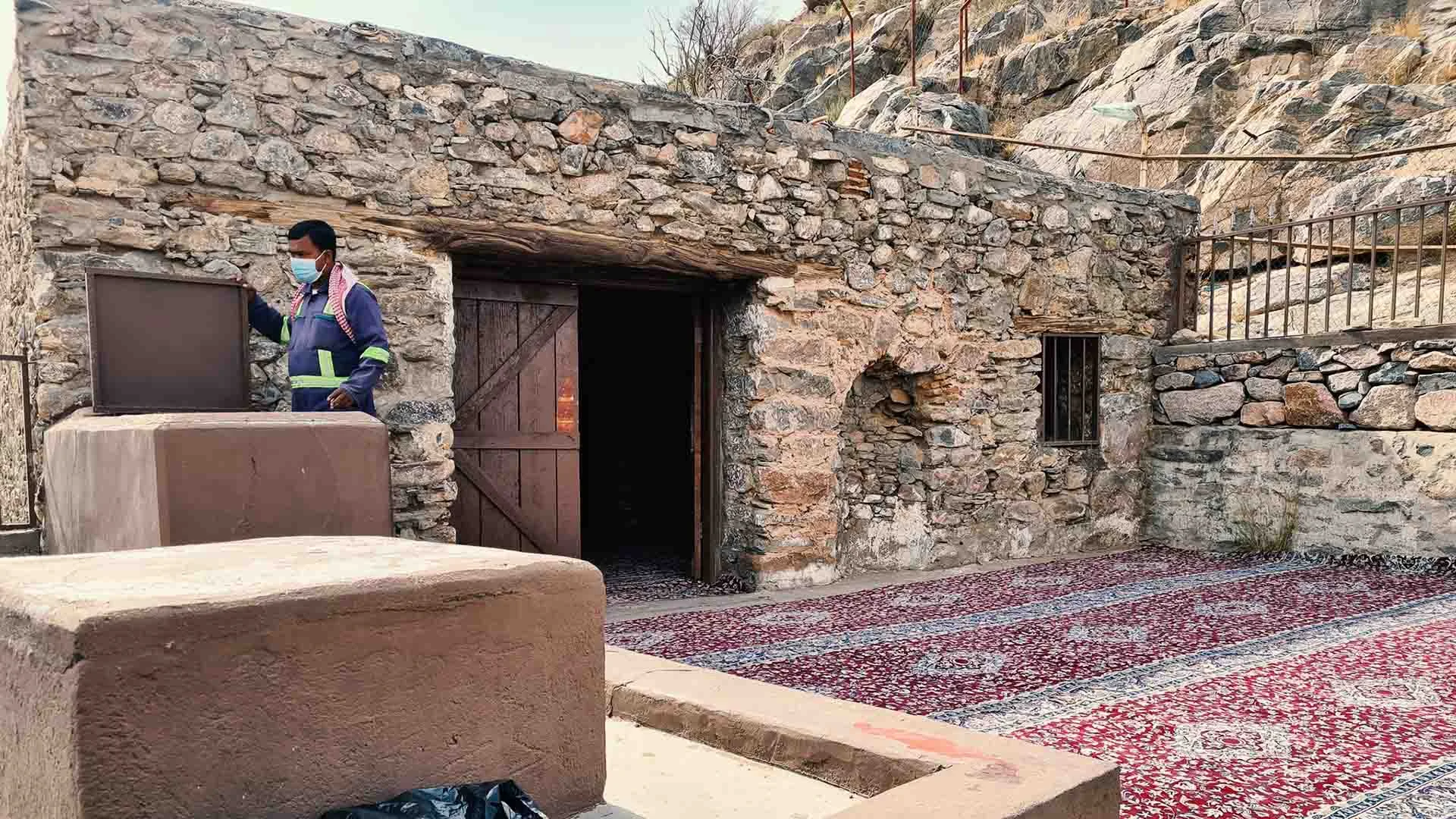 Mosque Alkou